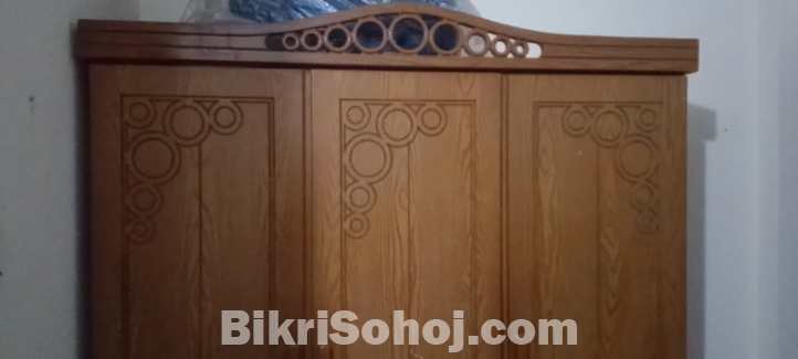 ৩ পাল্নার আলমারি